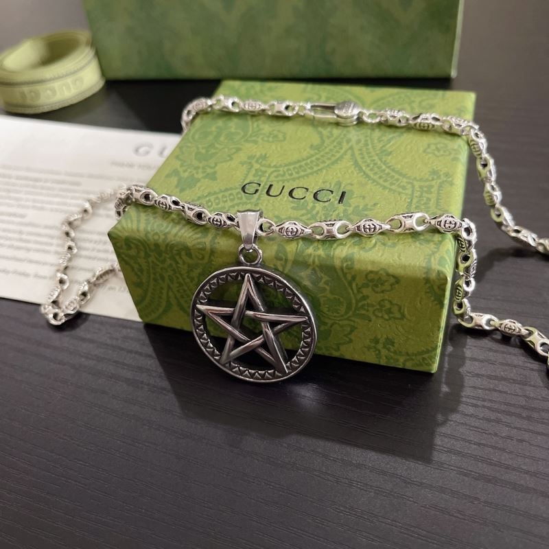 G*u*i necklaces